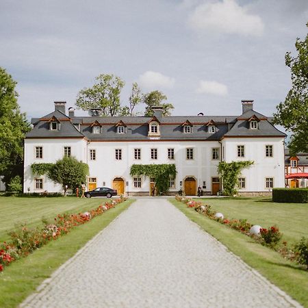 Palac Pakoszow Schlosshotel Wernersdorf Еленя-Гура Экстерьер фото The main building of the former abbey