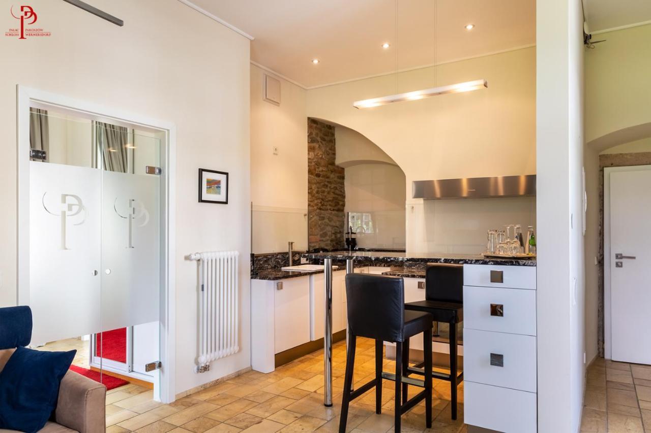 Palac Pakoszow Schlosshotel Wernersdorf Еленя-Гура Экстерьер фото A modern open plan kitchen