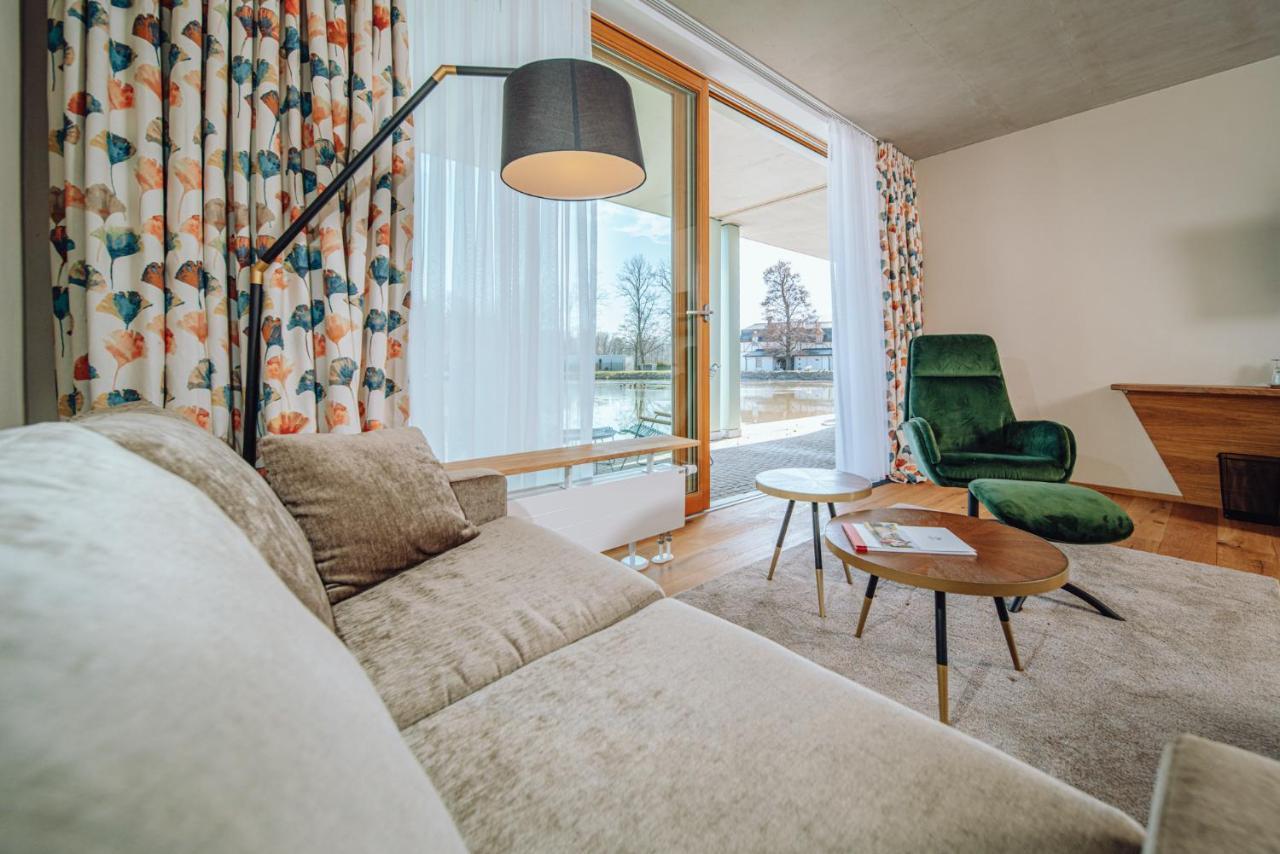 Palac Pakoszow Schlosshotel Wernersdorf Еленя-Гура Экстерьер фото A suite at the Hotel