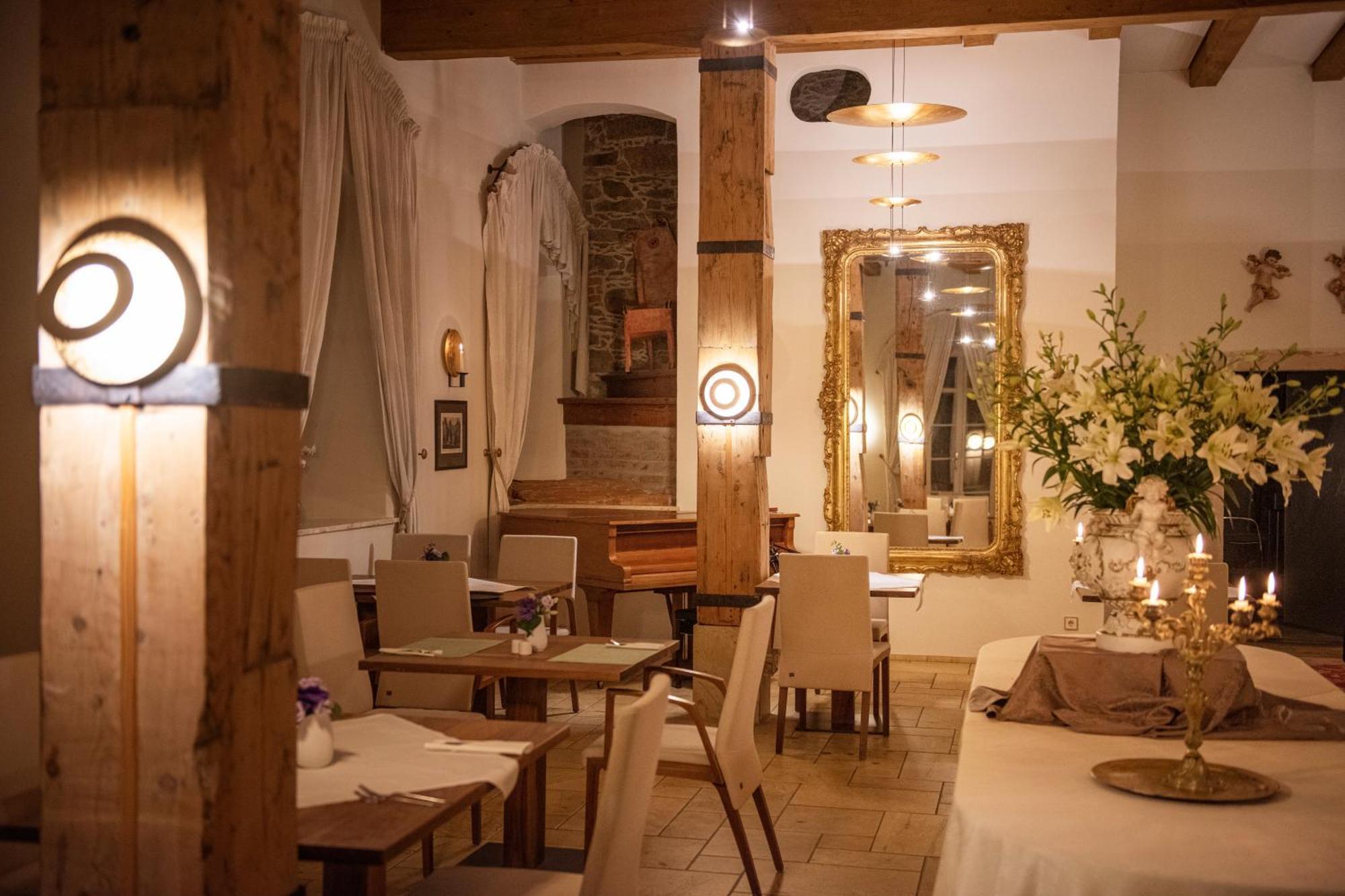 Palac Pakoszow Schlosshotel Wernersdorf Еленя-Гура Экстерьер фото Restaurant "Le Clos du Bois"