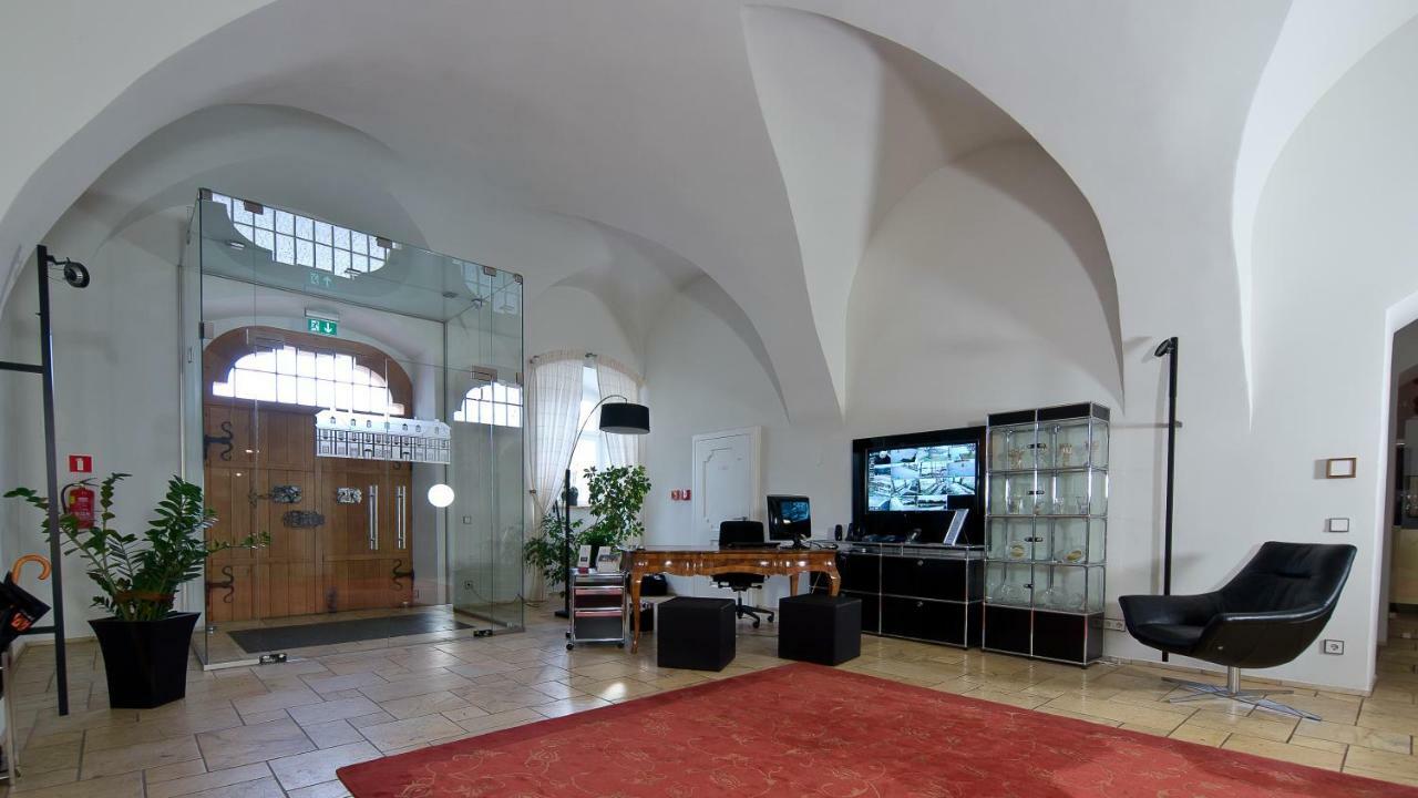 Palac Pakoszow Schlosshotel Wernersdorf Еленя-Гура Экстерьер фото The interior of the museum